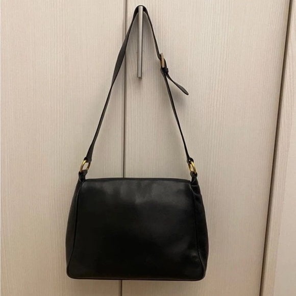 Gucci Black Shoulder Bag with Red and Green Stripe - Picture 2 of 16